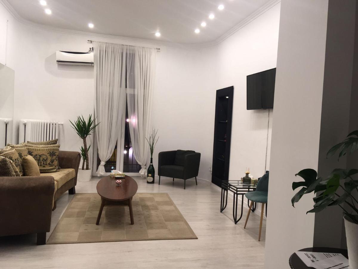 Apartmán Outstanding 3Br Ultracentral Cityview Balcony Aaa Bukurešť Exteriér fotografie